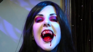 Anastasia Pierce rides dildo