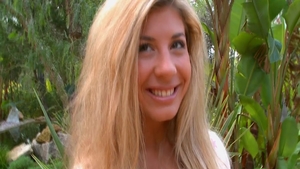 Teen Stephanie finds irresistible pussy sex