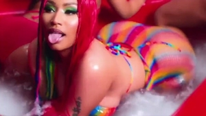 Amateur Nicki Minaj twerk