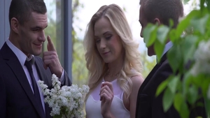 Stunning Vinna Reed helps with slamming hard