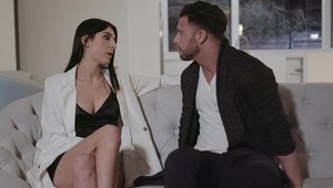 Super hot Dana Wolf with Seth Gamble moaning on the couch