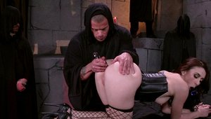 Big Butts Like It Big - Mandy Muse in fetish hardcore BDSM