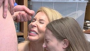 Teen chick Erica Lauren need pussy sex