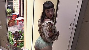 Girls Out West: Wild Loretta Wolf brunette fingering XXX
