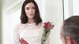 Family Strokes - Maddie Winters likes hard sex