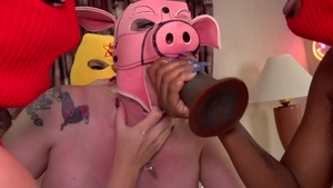 AltErotic: Inked lesbian rubbing